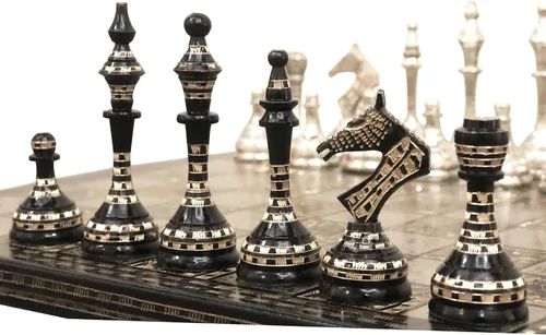 Vista 9 de Juego de piezas de ajedrez y tablero de lujo Warli de metal de latón macizo, 12 pulgadas, negro y dorado