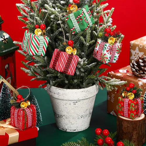 Vista 4 de Panelee 12 Piezas Cajas de Regalo de Árbol de Navidad Adornos Mini Adornos Rojos y Verdes Paquetes Envueltos de Navidad con Campana Bayas Rojas
