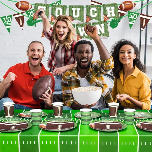 Vista 6 de Decoraciones para fiestas de fútbol – 100 piezas de suministros para fiestas que sirven 24, pancartas de retocar, platos, mantel, taza y servilletas