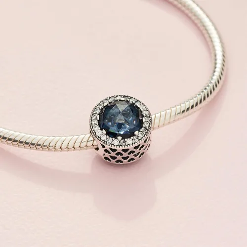 Vista 4 de Pandora Encanto radiante Corazones con Moonlight Blue