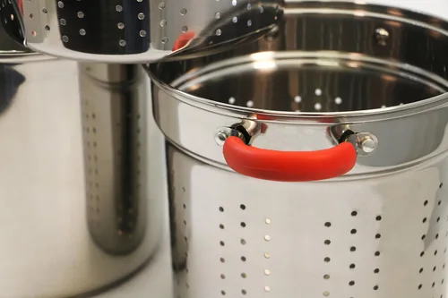 Vista 5 de EXCELSTEEL Olla para pasta multifunción de acero inoxidable de 12 cuartos con base encapsulada, tapa de vidrio ventilada y asas cubiertas