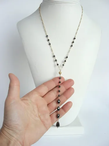 Vista 3 de Long gold hematite Y necklace, lariat, elegant slim statement piece, adjustable length, long drop, handmade