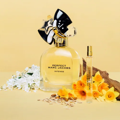 Vista 5 de Marc Jacobs Perfect Intense Eau de Parfum – Woody Floral Women's Perfume – With Notes of Daffodil, Jasmine, Roasted Almonds & Sandalwood