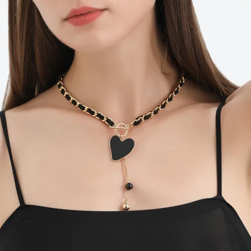 Vista 4 de Gargantilla de terciopelo negro con pedante de sol de árbol de corazón negro para mujeres y niñas, regalo de joyería para novia, familia y amiga