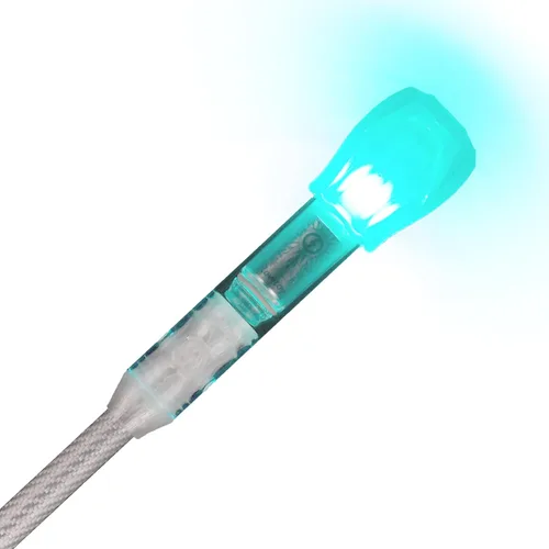 Vista 2 de Flowtoys Lumina Twirl™ Baton v2 - Bastón giratorio con luz LED, color plateado