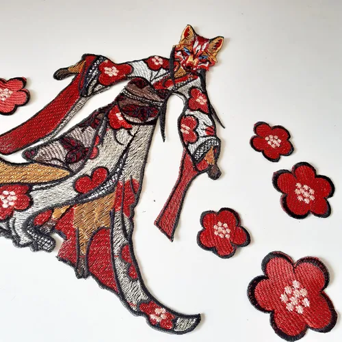 Vista 3 de Moks497 Kitsune Japan Embroidered Patch, Set of Fox in Kimono and Flowers Large Patch
