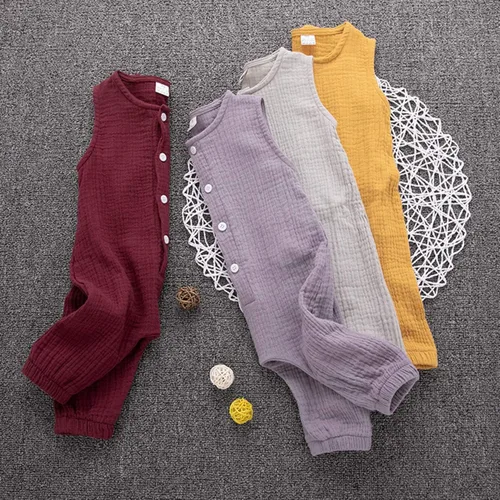 Vista 6 de Jumper de algodón y lino sin mangas con volantes para bebé. Ropa de verano.