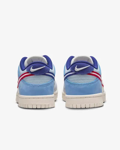 Vista 502 de Nike Kid's Dunk Low Sneaker