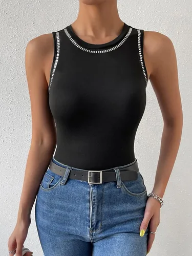 Vista 4 de WDIRARA Camiseta sin mangas de verano con cuentas de diamantes de imitación y cuello redondo para mujer