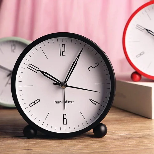 Vista 2 de Reloj despertador analógico, reloj de escritorio pequeño fácil de configurar, sin tictac, con luz nocturna, despertador súper silencioso alimentado
