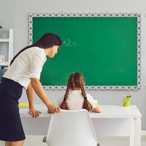 Vista 7 de Zonon Bordes de tablón de anuncios en blanco y negro de 65 pies, 1 rollo de tablón de anuncios, bordes rectos para decoración de regreso a clases