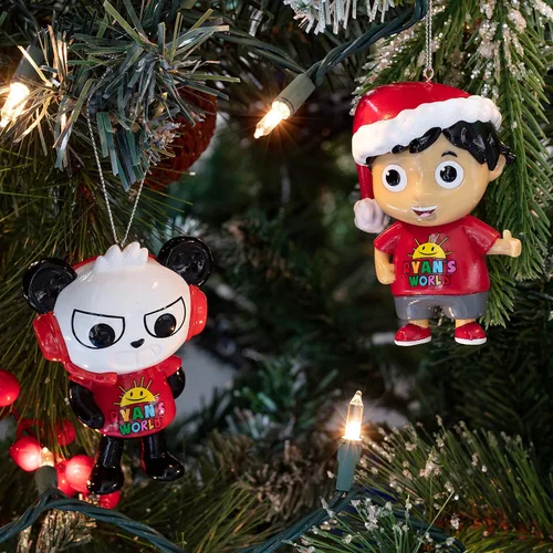 Vista 3 de Kurt Adler Ryan's World - Juego de 3 adornos de Navidad y calcetines – Adornos para árbol de vacaciones – Producto oficial – Regalo para niños