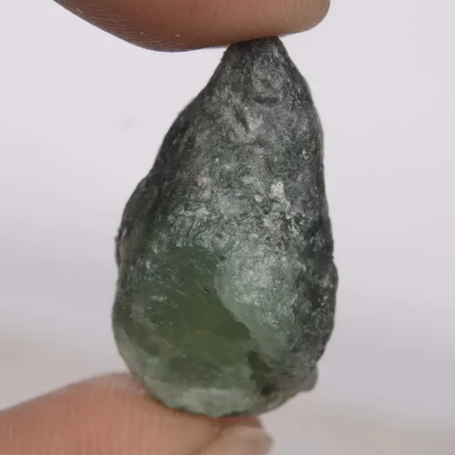 Vista 2 de Piedra de fucsita de esmeralda verde áspera natural, certificada de 26.50 quilates de piedra preciosa suelta curativa de fuchsita de esmeralda