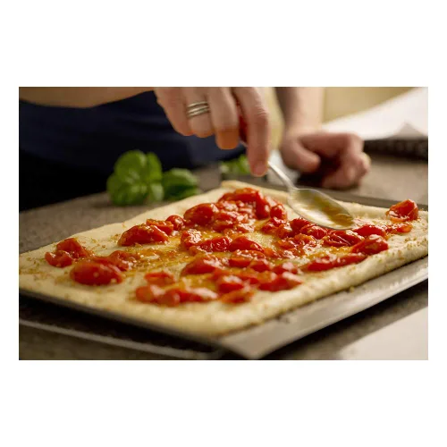Vista 3 de Mezcla para masa de pizza Betty Crocker, hace una corteza de 12 pulgadas, 6.5 oz. Just Add Hot Water, Rest 5 Minutes, Add Toppings And Bake, Makes
