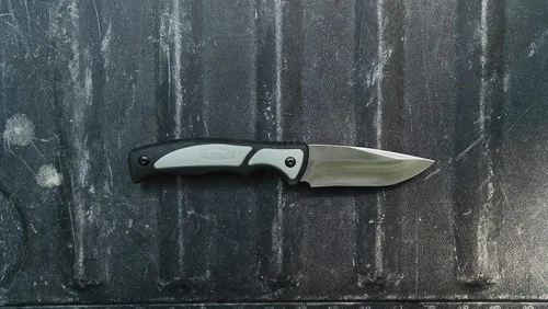 Vista 3 de Old Timer Trail Boss - Cuchillo de hoja fija de 9 pulgadas con hoja de acero inoxidable de alto carbono, mango de agarre TPE y funda moldeada