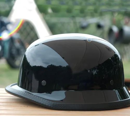 Vista 6 de Gorra alemana con diseño de calavera con acabado negro brillante básico con correa ajustable para la barbilla