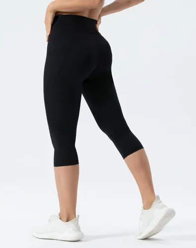 Vista 7 de THE GYM PEOPLE Leggings capri de entrenamiento con cintura cruzada en V para mujer, con control de abdomen, pantalones de yoga con bolsillos