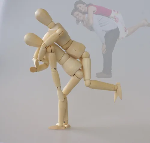 Vista 3 de Paquete de 2 maniquíes de madera de 12 pulgadas de alto de hombres y mujeres, maniquíes de artista con adornos de soporte, ideal para pintura
