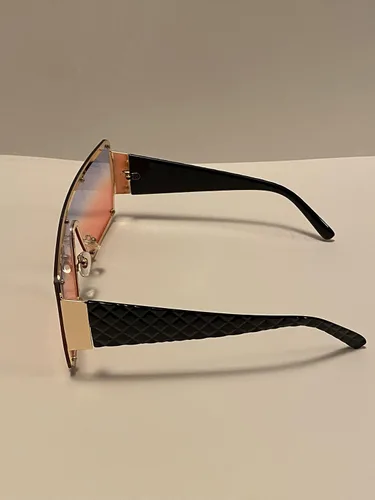 Vista 4 de Gafas de sol de gran tamaño sin montura para mujer con protección UV sombras de moda con bolsa grisrojo