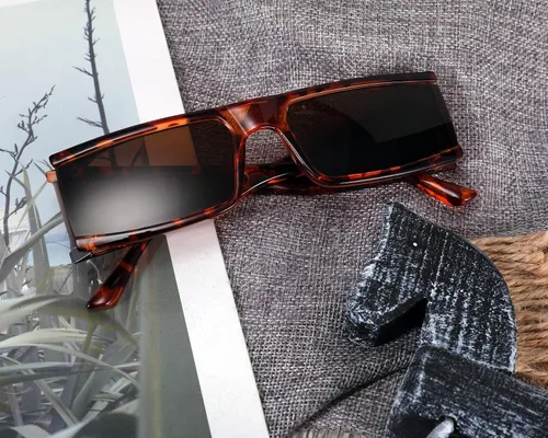 Vista 3 de FEISEDY Cool Futuristic Rectangular Sunglasses Cyber Men Women Punk Style Cosplay Sun Glasses B2739