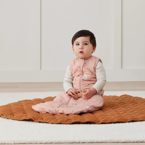 Vista 2 de ergoPouch Saco de dormir de Jersey 0.2 TOG – Saco de dormir para bebé sin mangas, transición ideal del envolvimiento, ajuste ceñido mantiene al bebé