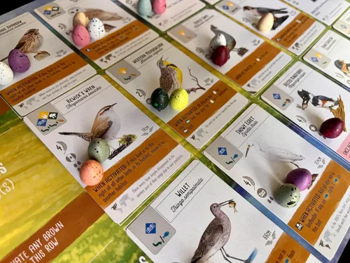 Vista 2 de Stonemaier Games: Wingspan Speckled Eggs Añadir a la envergadura (Juego base o Asia) Mejora tu jugabilidad de envergadura 100 huevos moteados