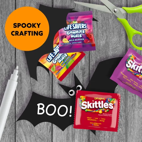 Vista 4 de Skittles & Life Savers - Variedad de azúcar mixta, bolsa de pie para Halloween, 19.9 onzas cada uno