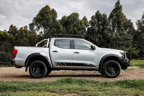 Vista 4 de Juego de calcomanías adhesivas de vinilo con franjas montañesas compatibles con Nissan Frontier Navara 2004-Actual (185B)