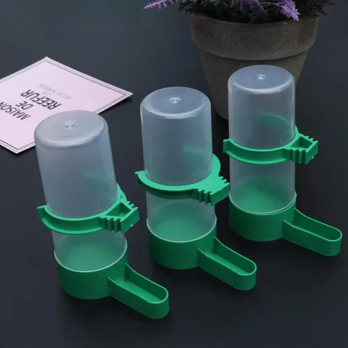Vista 4 de Yardwe 5 unidades de comedero de pájaros con clip de agua potable automático con aspersor de agua potable para pájaros, para loros, cacatúas