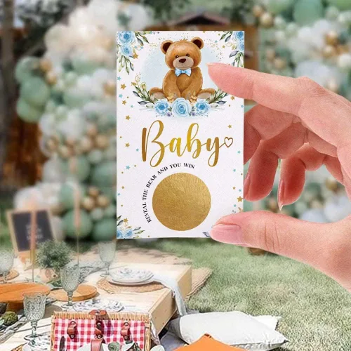 Vista 5 de Juego de 50 Woodland Bear Scratch Off, tarjeta de dibujo de rosa de oso azul, actividades de fiesta, decoraciones y suministros, es un niño