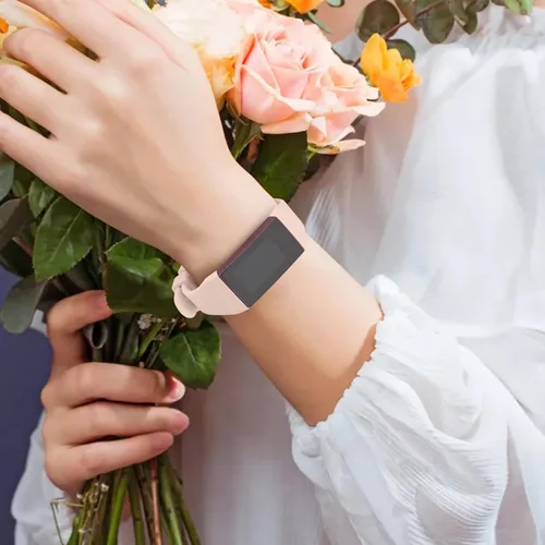 Vista 4 de Paquete de 6 pulseras delgadas de silicona suave compatibles con Fitbit Charge 4, correas de repuesto deportivas para Fitbit Charge 4/Fitbit Charge
