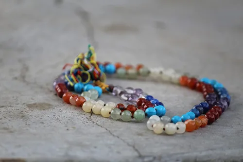 Vista 4 de Jet International Crystal Jet Chakra Japa Mala Folleto de Terapia Gratis