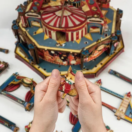 Vista 6 de Rompecabezas de madera 3D de bricolaje con rueda de ferrita, kit de casa de muñecas de bricolaje, modelo de construcción de circo
