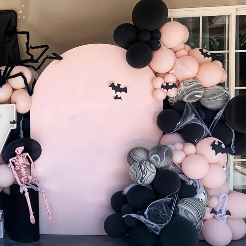 Vista 5 de Kit de guirnalda de arco de globos de Halloween, globos negros y rosados, globos de murciélago de aluminio fantasma para la familia, fondo de fiesta