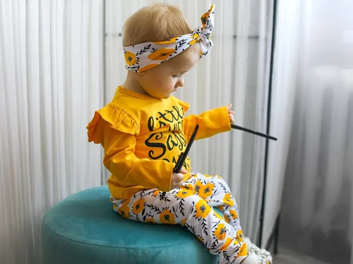 Vista 5 de Conjunto de 3 piezas de ropa de bebé niña de manga larga con letras y pantalones casuales y diadema