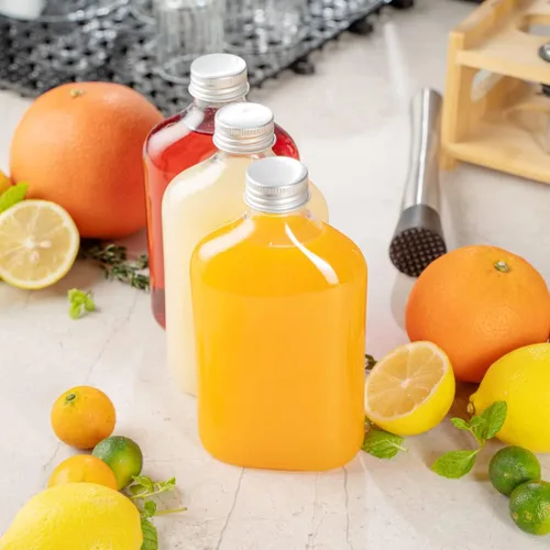 Vista 6 de Restaurantware Bottle Tek - Botellas de licor de 10 onzas, 100 botellas de plástico vacías, desechables con tapas de aluminio, botella de plástico