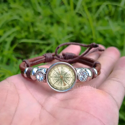 Vista 2 de WUSHIMAOYI Stock Photo - Pulsera de brújula antigua para personalizar tu propio