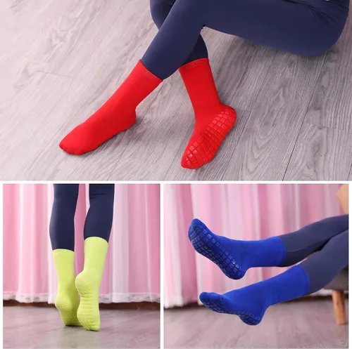 Vista 5 de MQELONG Calcetines de yoga antideslizantes con agarres para pilates, ballet, entrenamiento descalzo, calcetines atléticos, antideslizantes, 4 pares