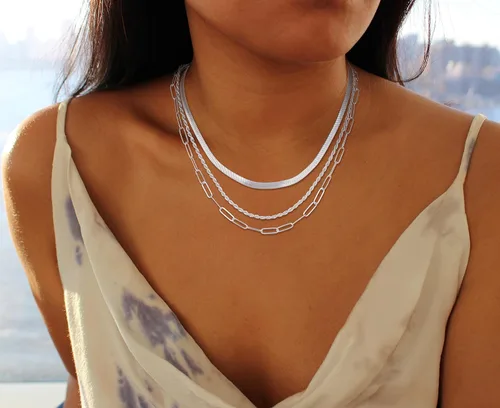 Vista 4 de CHESKY Collar de cadena de serpiente chapada en oro de 14 quilates, collar de espiga de oro, gargantilla de oro para mujeres y niñas, regalos