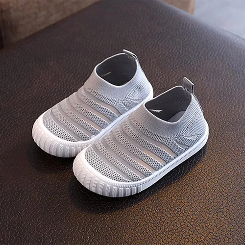 Vista 4 de synia Tenis de malla antideslizantes para niñas, zapatos ligeros y transpirables de verano para niños pequeñosgrandes