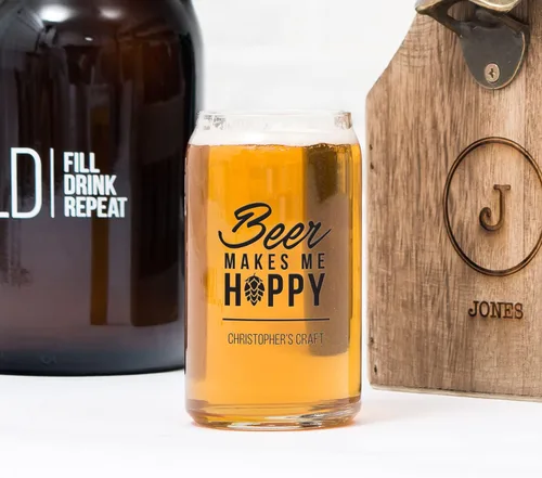 Vista 4 de WEDDINGSTAR Vaso de cerveza personalizado en forma de lata de 16 oz - Beer Makes Me Hoppy Print