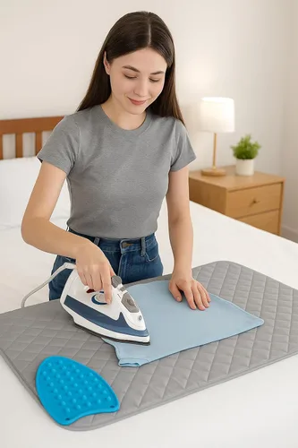 Vista 4 de Iron Anywhere - Tapete de planchado magnético acolchado con soporte de silicona resistente al calor, viajes y hogar, 18 x 31 pulgadas Azul