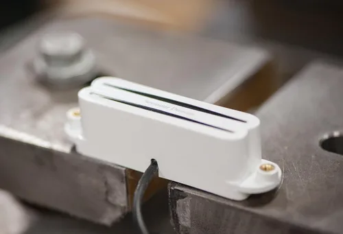Vista 2 de Seymour Duncan Hot Rails Strat - Puente - Blanco