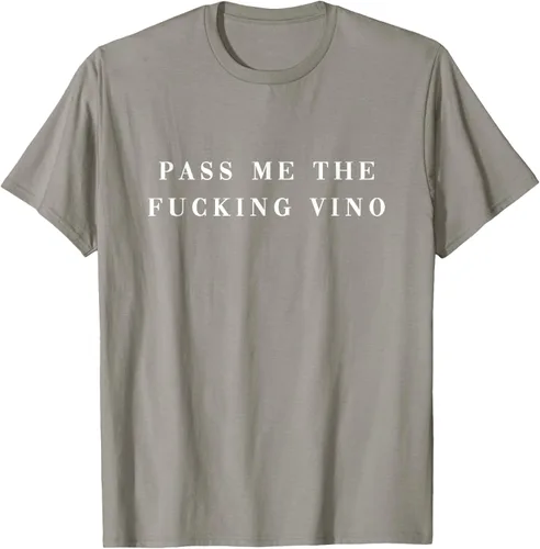 Vista 24 de Pásame el maldito Vino. Camiseta divertida con texto en inglés «Wine nice lettering AM PM Fun»