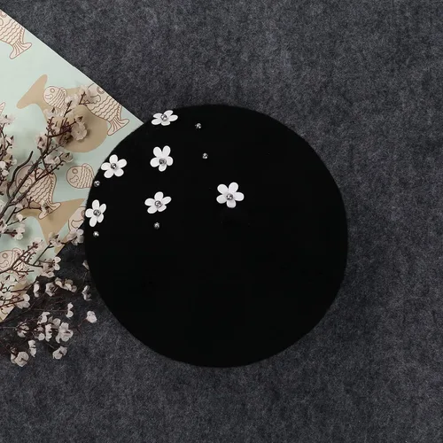 Vista 6 de Gorro de lana para bebé y niña diseño floral color liso con diseño de cúpula