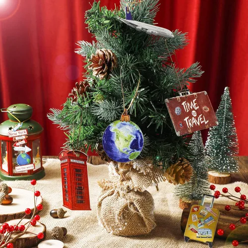 Vista 3 de 36 Piezas de Adornos Navideños Travelers Planet de Madera Globo Terráqueo Maleta Equipaje Barco Crucero Cabina Telefónica Letreros del Mundo Avión