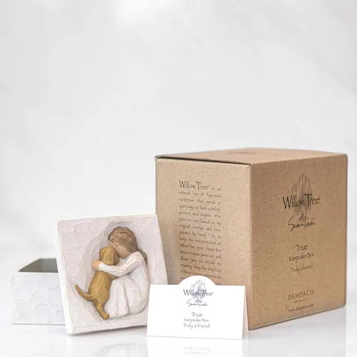 Vista 6 de Willow Tree True, Truly a Friend, Caja para joyas y tesoros con tallado en bajorrelieve de niña con cachorro, caja de recuerdo esculpida pintada a