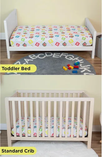 Vista 2 de CoComelon Juego de sábanas, se adapta a cama infantil o colchón de cuna, sábana bajera y funda de almohada, color blanco + verde