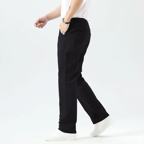 Vista 6 de Plaid&Plain Pantalones caqui elásticos de ajuste recto con bolsillo lateral y cintura elástica para hombre Negro