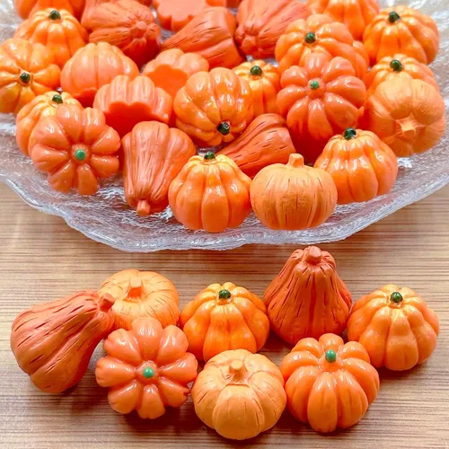 Vista 5 de Suartus Mini calabazas de Halloween, figuras de calabazas en miniatura, 40 piezas de resina, pequeñas decoraciones de calabaza, calabaza pequeña a